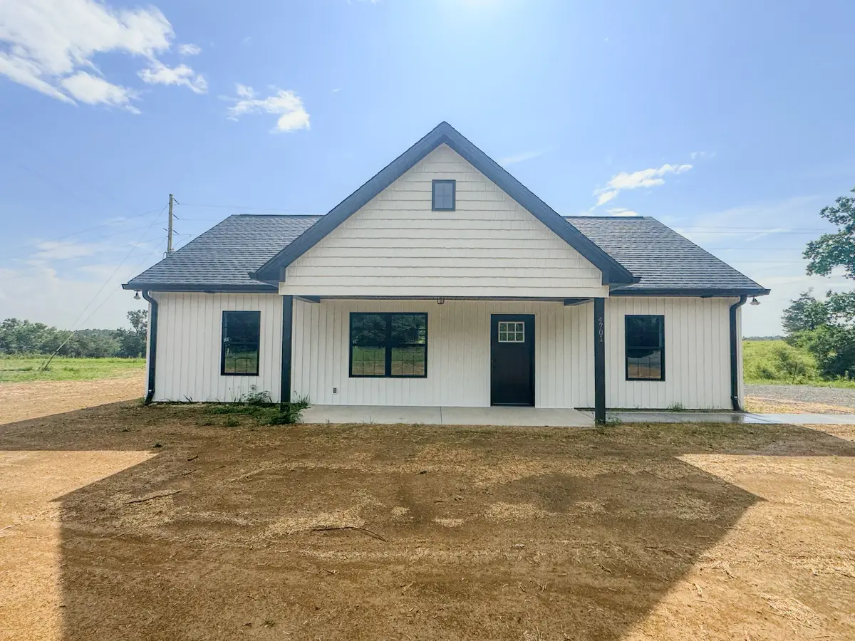 4701 Scottsville Rd, Lafayette, TN 37083 - #1
