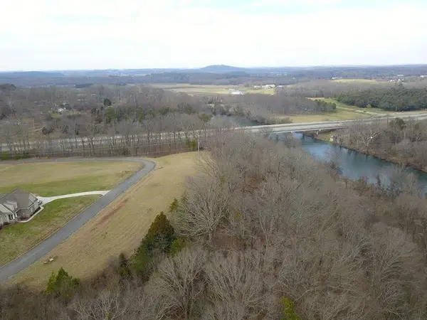 194 Waterstone Drive, Benton, TN 37307