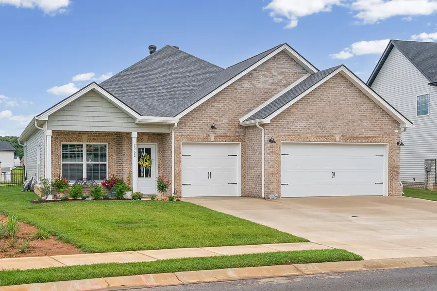 2562 Rafiki Dr, Clarksville, TN 37042 - #3