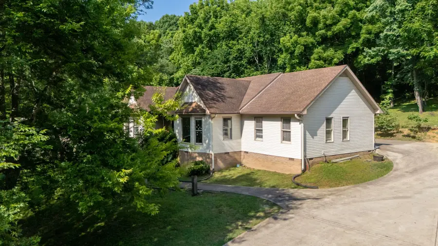1440 College Park Dr, Columbia, TN 38401 - #2