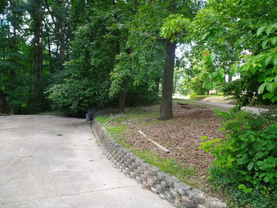 2103 Lambert Dr, Westmoreland, TN 37186 - #2