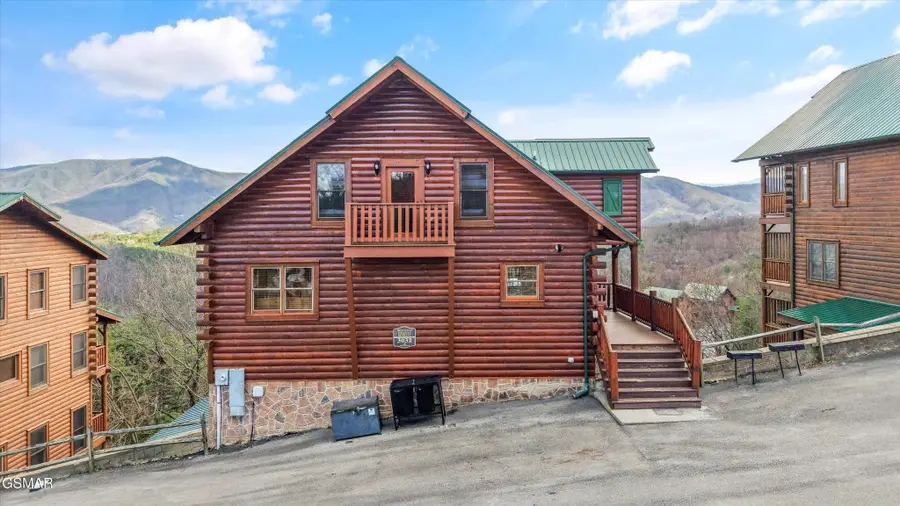 3032 Hickory Lodge Drive, Sevierville, TN 37862 - #3