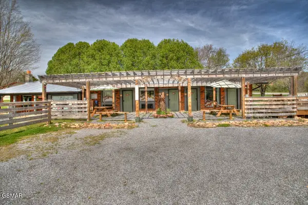 3804 Wears Valley Road, Sevierville, TN 37862