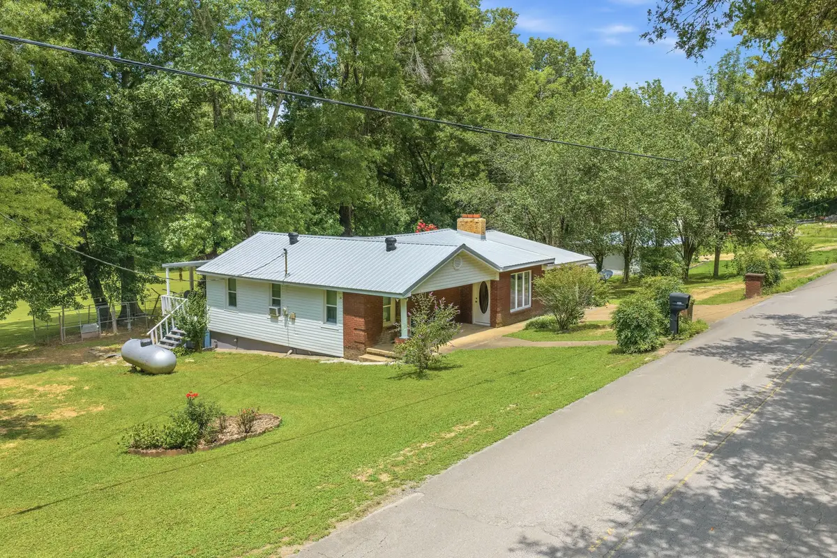 8120 Mount Carmel Rd, Decaturville, TN 38329 - #1