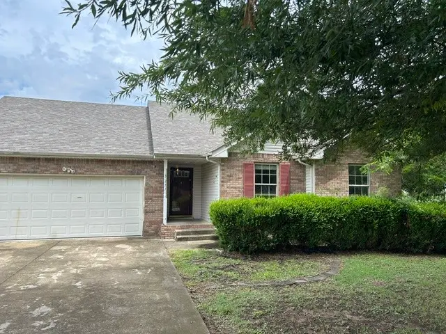 3277 S Senseney Cir, Clarksville, TN 37042 - #1