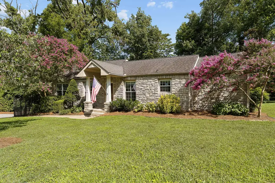 3724 Woodmont Ln, Nashville, TN 37215 - #3