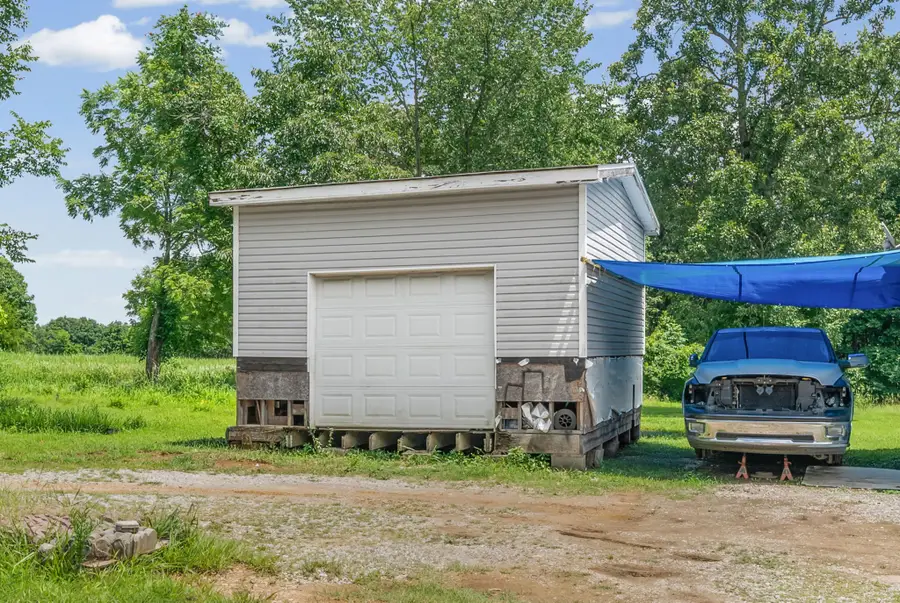 7756 Johnson Mill Rd, Hopkinsville, KY 42240 - #3