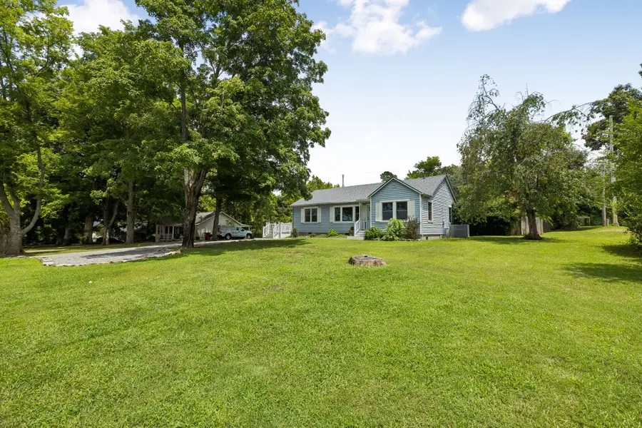 635 Dotsonville Rd, Clarksville, TN 37042 - #2