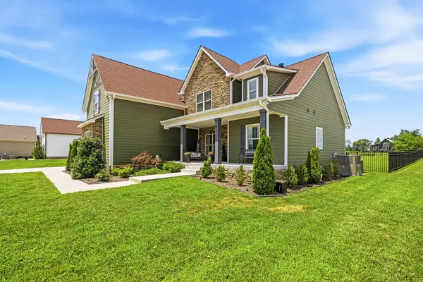 529 Clearview Rd, Cottontown, TN 37048