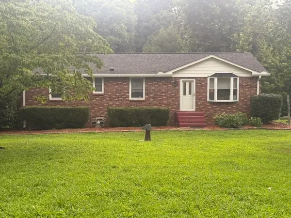 2009 Wolfe Rd, White Bluff, TN 37187