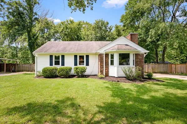 121 Sunnymeade Dr, Mount Juliet, TN 37122