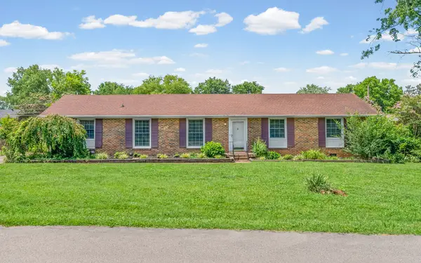 2111 Fleming Rd, Clarksville, TN 37043