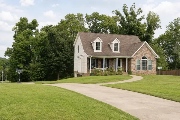 101 Brook Hollow Ct, Bon Aqua, TN 37025