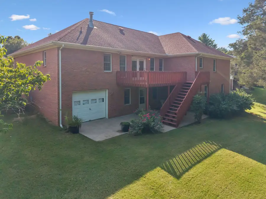 909 Greenview Dr, Fayetteville, TN 37334 - #3