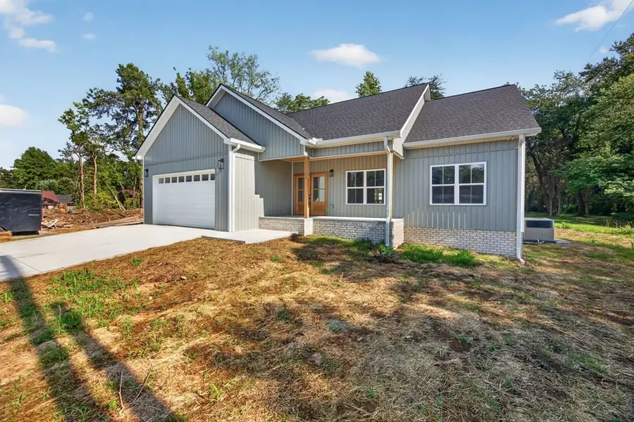 1135 Dowell St, Cookeville, TN 38501 - #3
