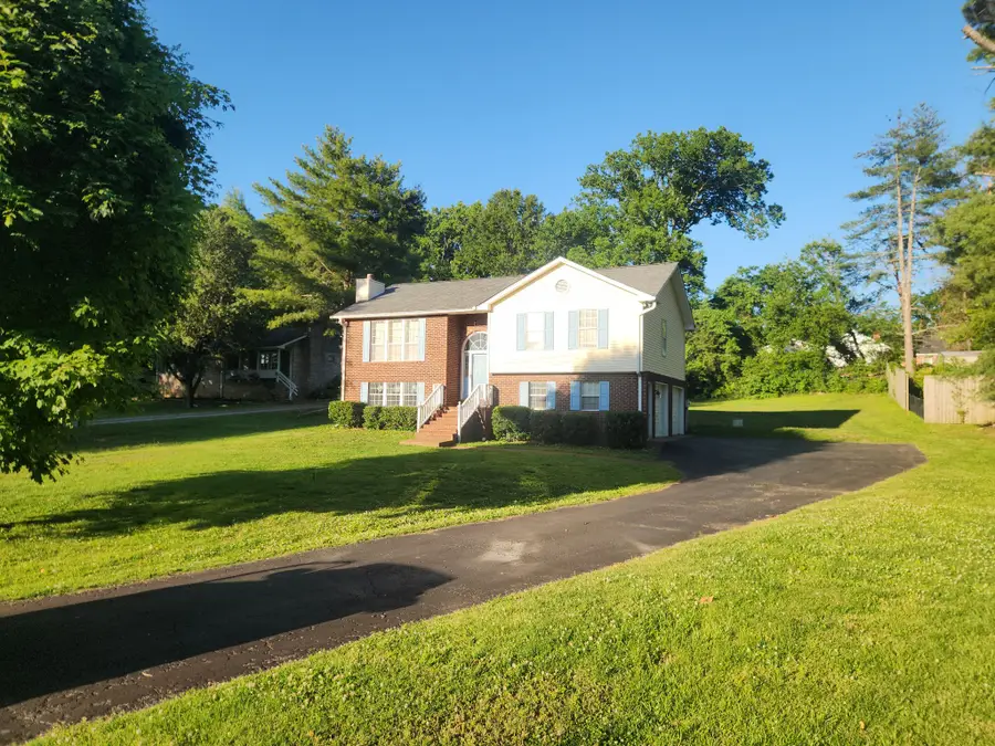 951 Belvedere Dr, Gallatin, TN 37066 - #2