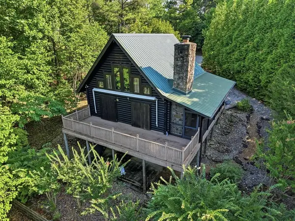 154 Parkview Dr, Byrdstown, TN 38549