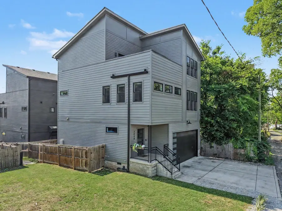 704B 29th Ave N, Nashville, TN 37209 - #2