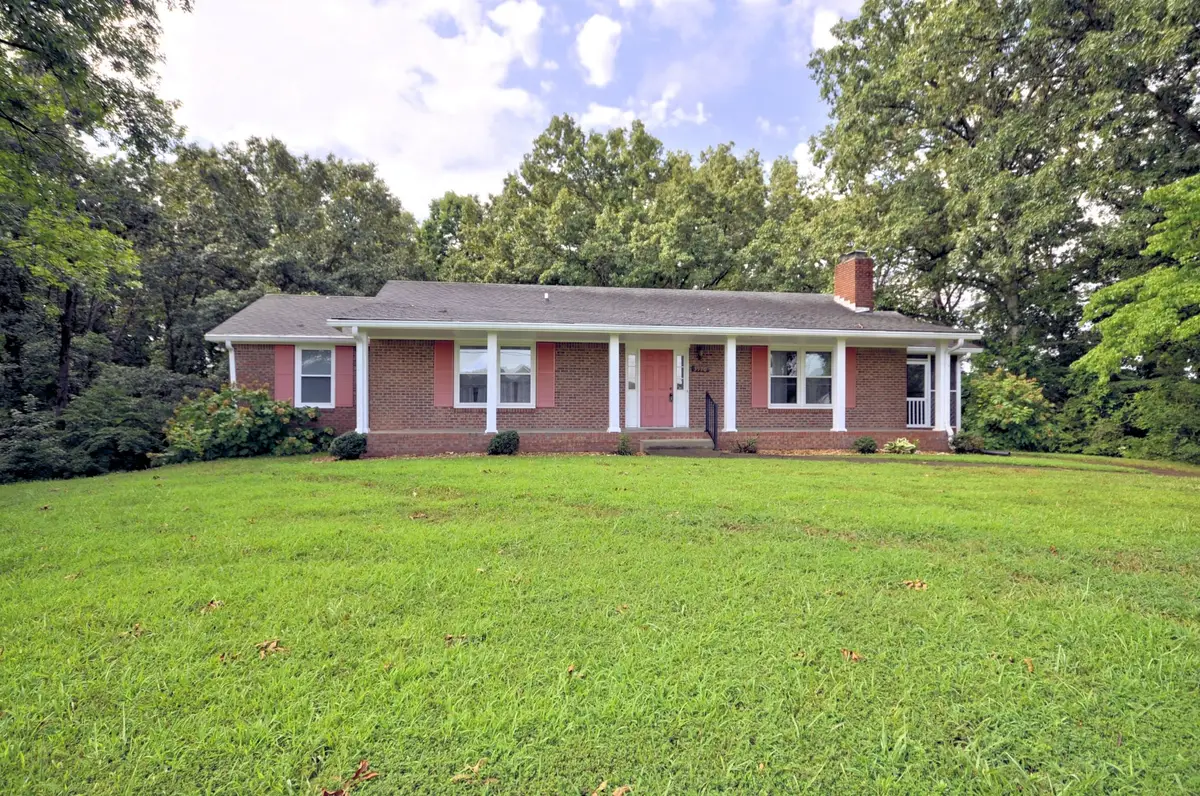 3970 Miller Dr, Clarksville, TN 37043 - #1