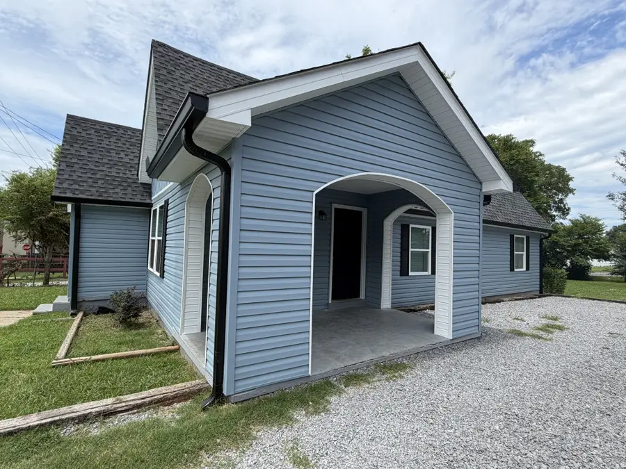 305 Carney St, Shelbyville, TN 37160 - #2