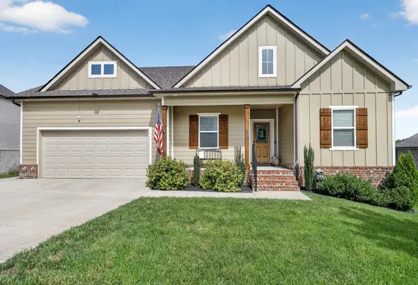 102 Albatross Ct, La Vergne, TN 37086