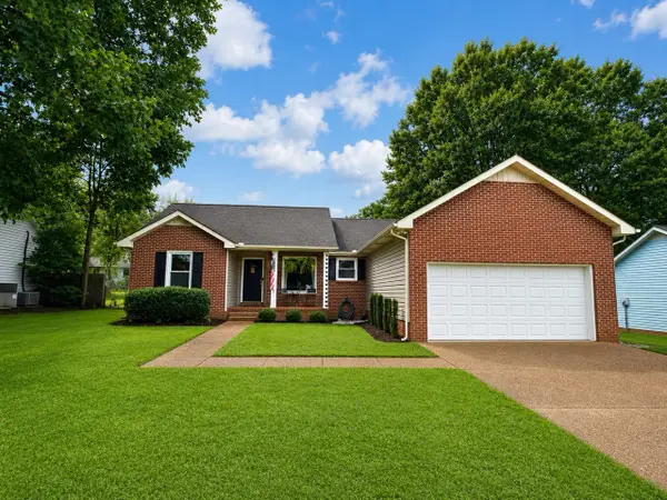 2433 Snyder Ct, Murfreesboro, TN 37129
