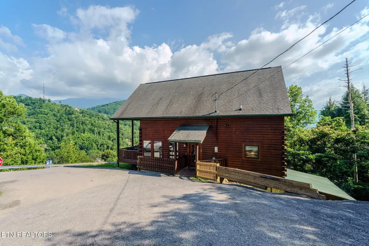 205 W Pinnacle Drive, Gatlinburg, TN 37738 - #1