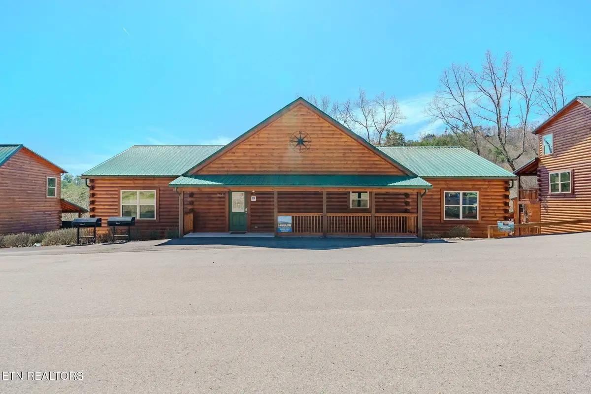 825 String Run Way St, Pigeon Forge, TN 37863 - #1
