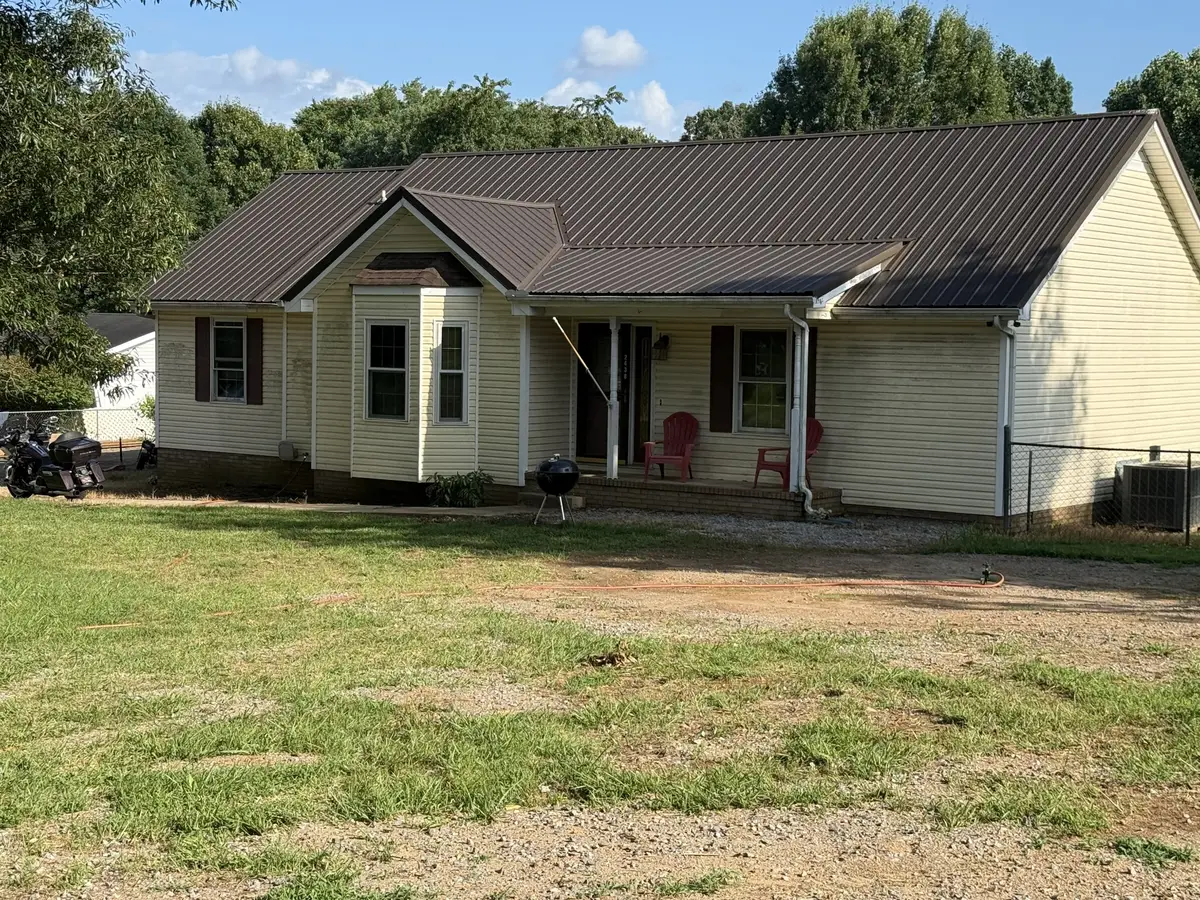 2438 Chester Harris Rd, Woodlawn, TN 37191 - #1