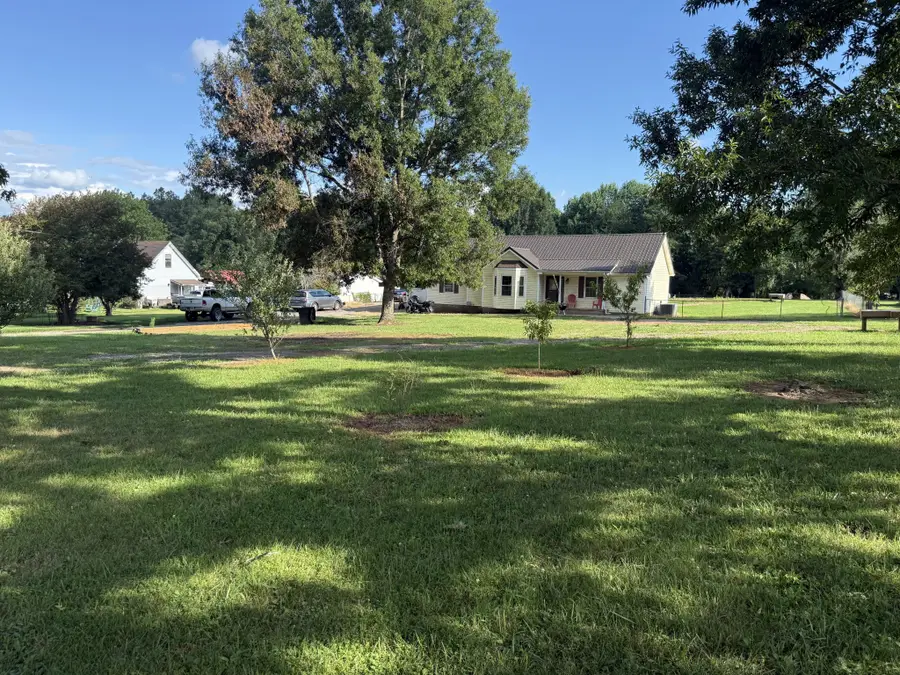 2438 Chester Harris Rd, Woodlawn, TN 37191 - #2