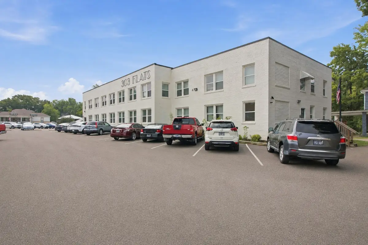 303 S Poplar St, Paris, TN 38242 - #1