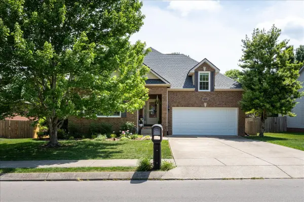 1242 Chapmans Retreat Dr, Spring Hill, TN 37174