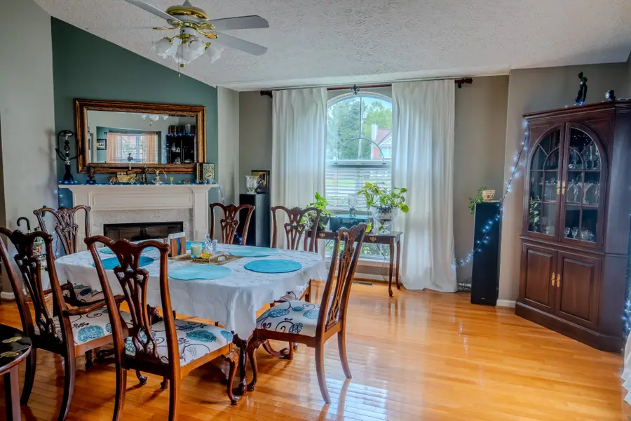 233 Lone Oak Dr, White House, TN 37188 - #2