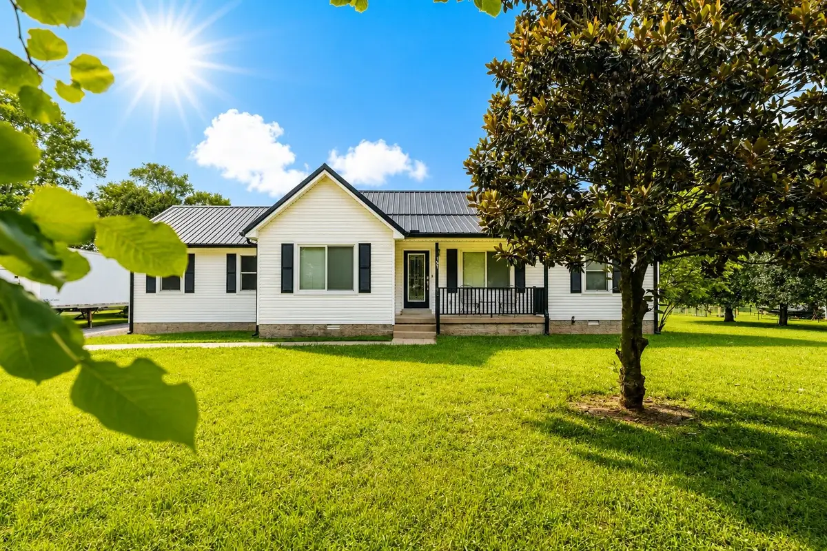 131 Avalon Dr, Shelbyville, TN 37160 - #1