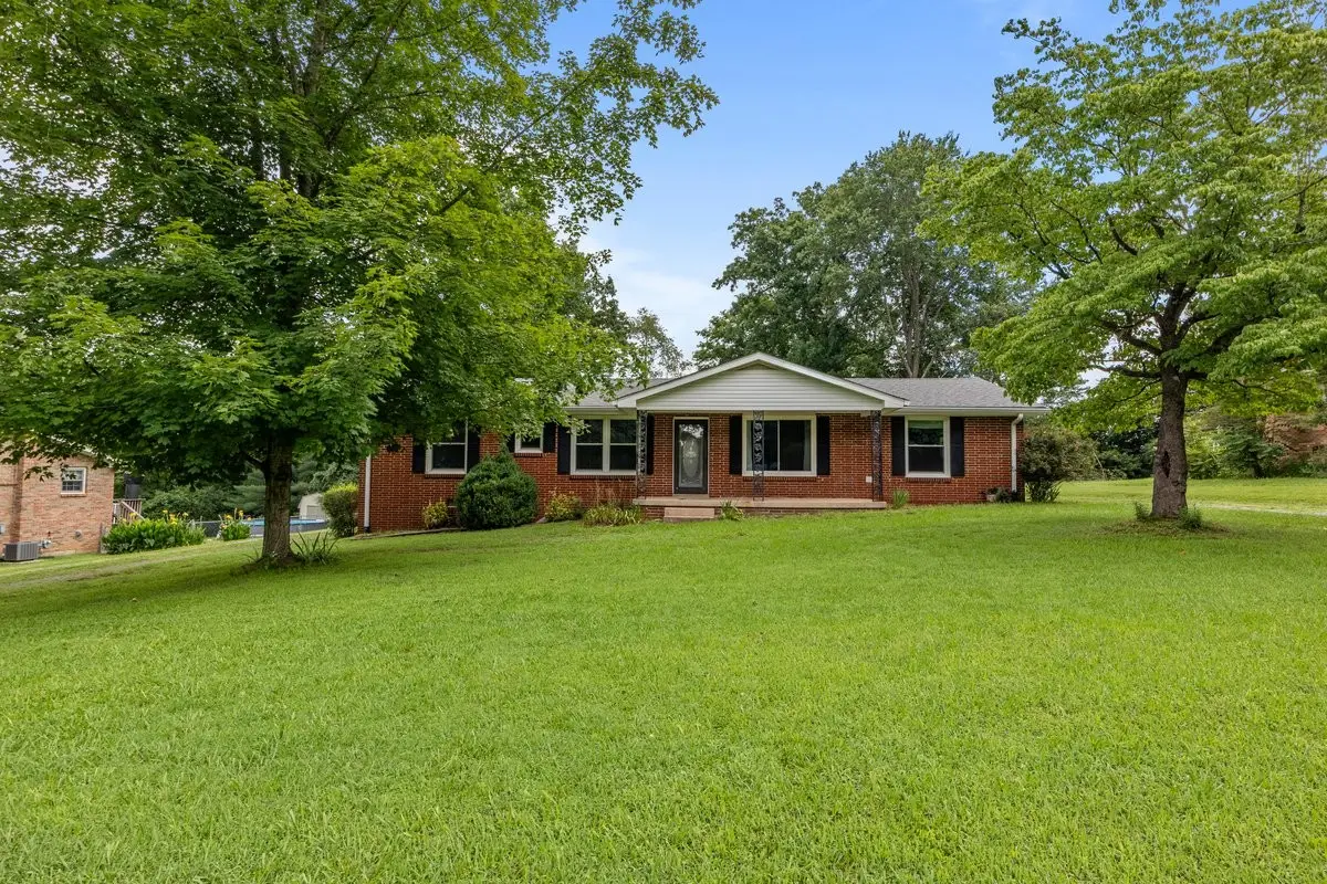 211 Tidwell St, Burns, TN 37029 - #1