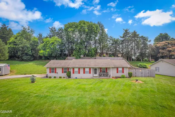 2746 Kentwood Drive, Kodak, TN 37764