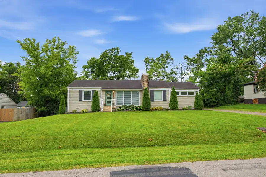 809 Chadwell Dr, Madison, TN 37115 - #2
