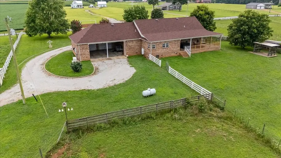 158 Big Springs Rd, Lawrenceburg, TN 38464 - #2