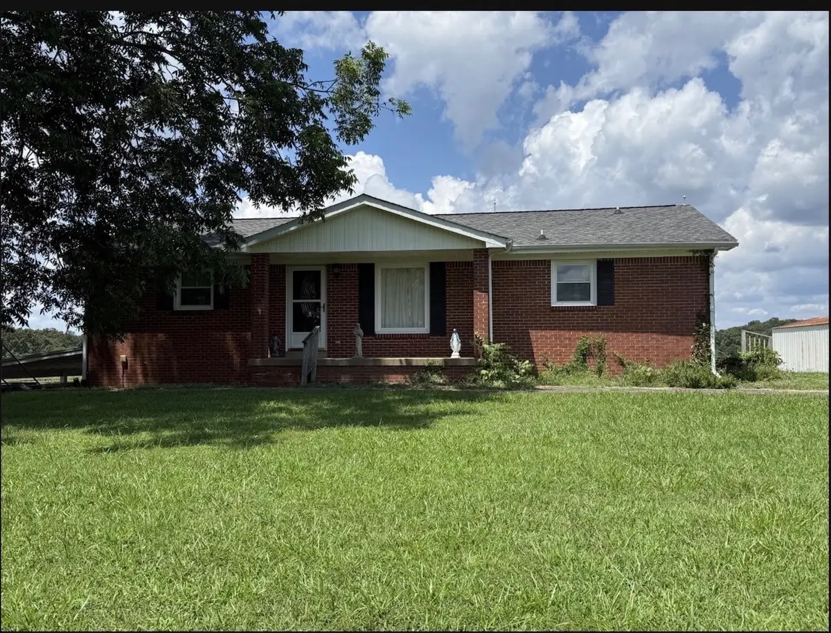 637 Sheehy Rd, Mc Ewen, TN 37101 - #1