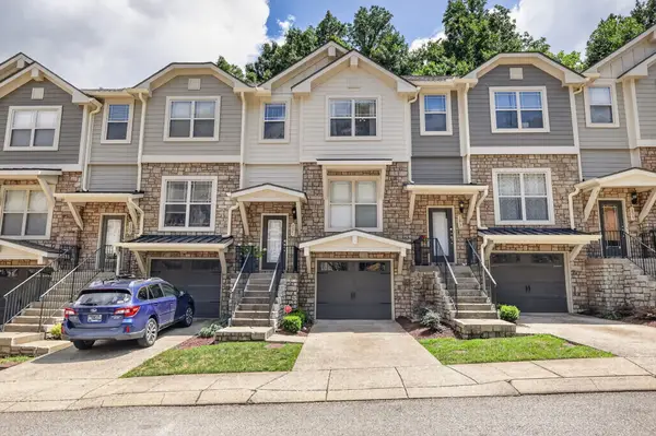 1071 Woodbury Falls Dr, Nashville, TN 37221