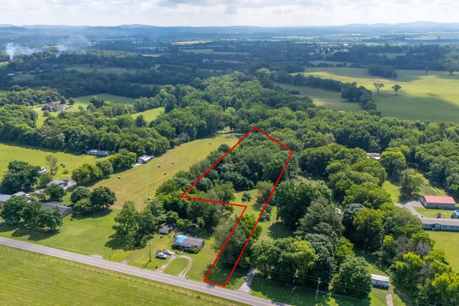 1136 Elmore Rd, Eagleville, TN 37060 - #2