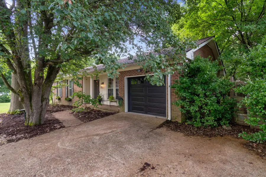 1702 Twin Oaks Ct, Franklin, TN 37064 - #2