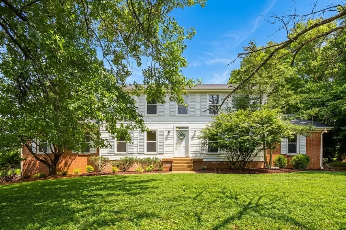 106 Shawnee Dr, Hendersonville, TN 37075 - #1