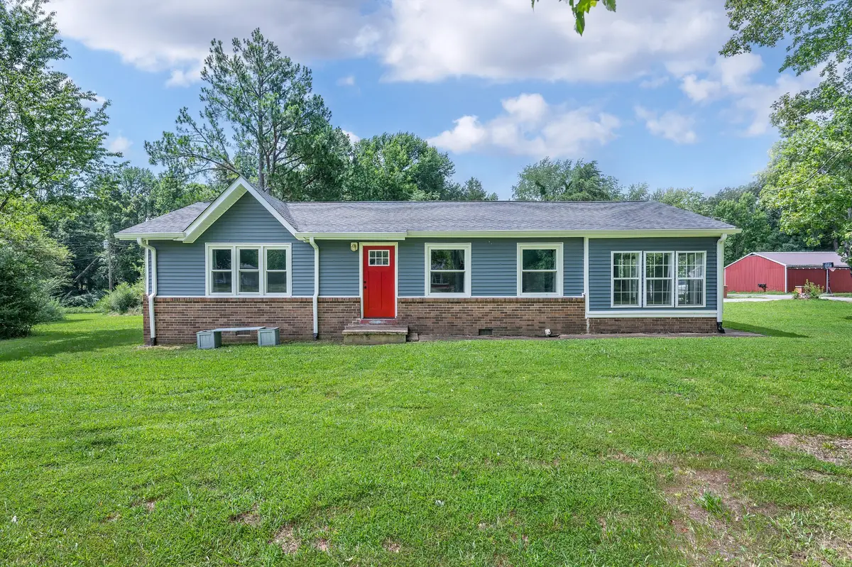 19 Ostewig Dr, Tennessee Ridge, TN 37178 - #1