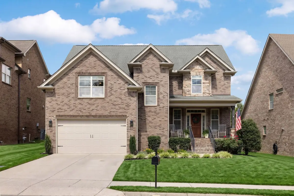 8033 Fenwick Ln, Spring Hill, TN 37174 - #1