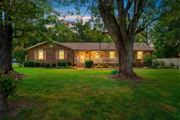 607 N Palmers Chapel Rd, White House, TN 37188
