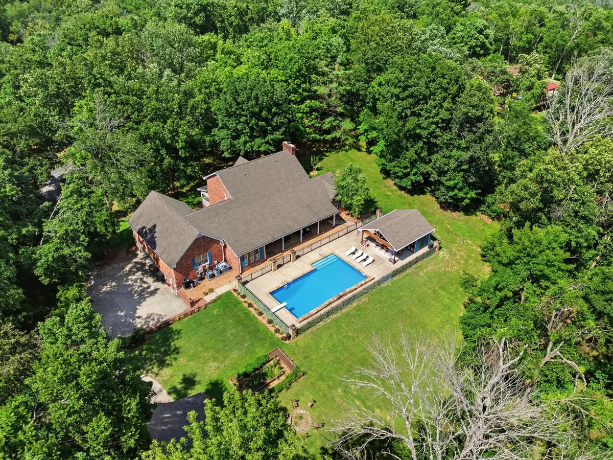 1122 Longview Dr, Hendersonville, TN 37075 - #1