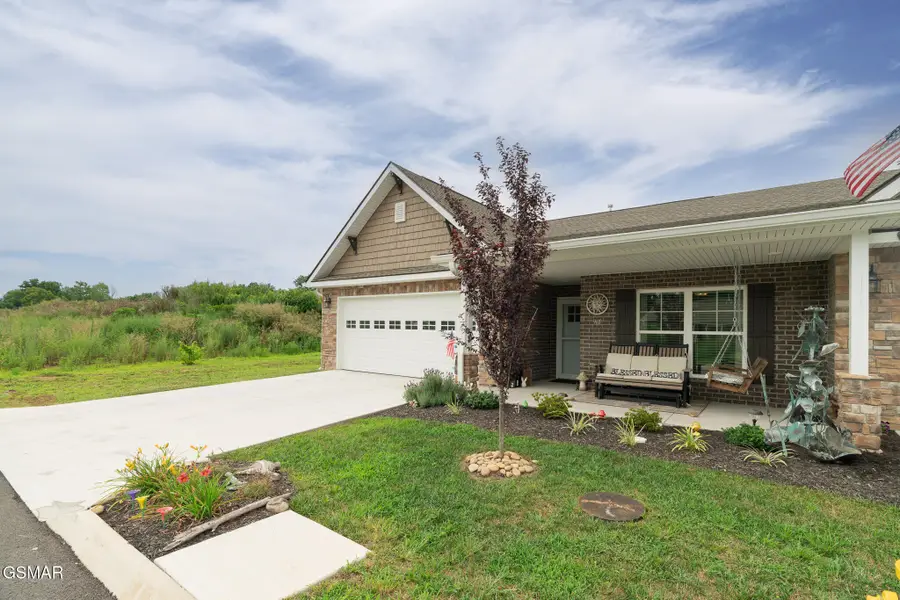 965 Juneberry Lane, Pigeon Forge, TN 37863 - #2