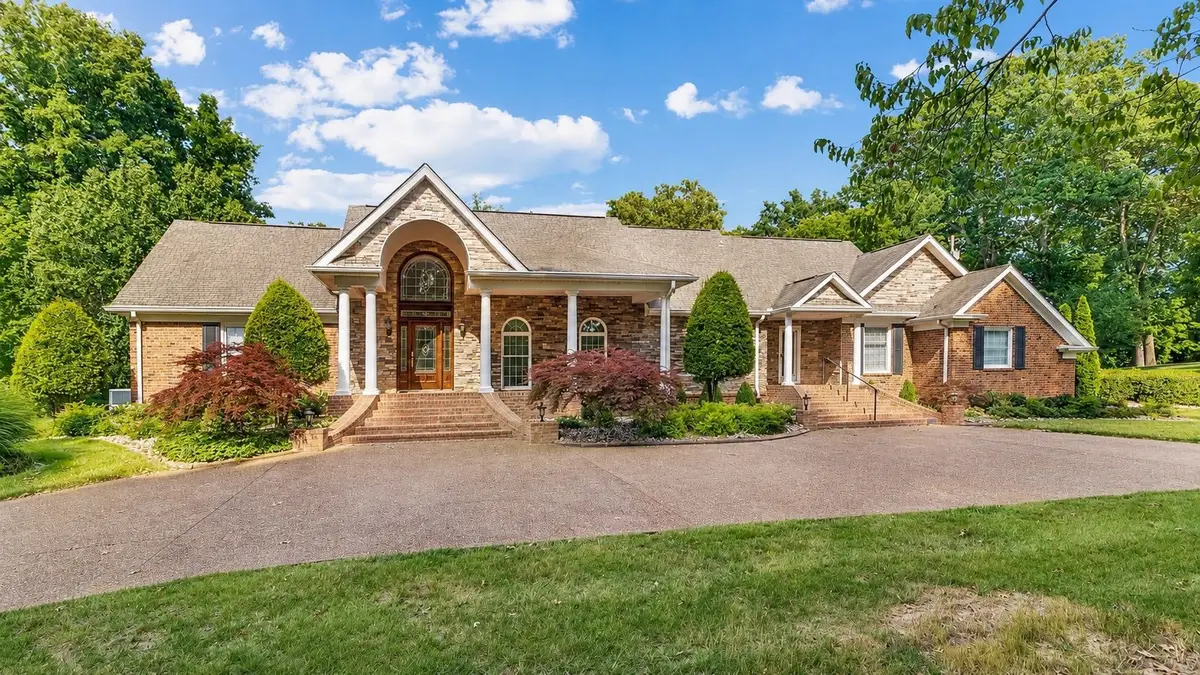 363 Fairway Dr, Clarksville, TN 37043 - #1