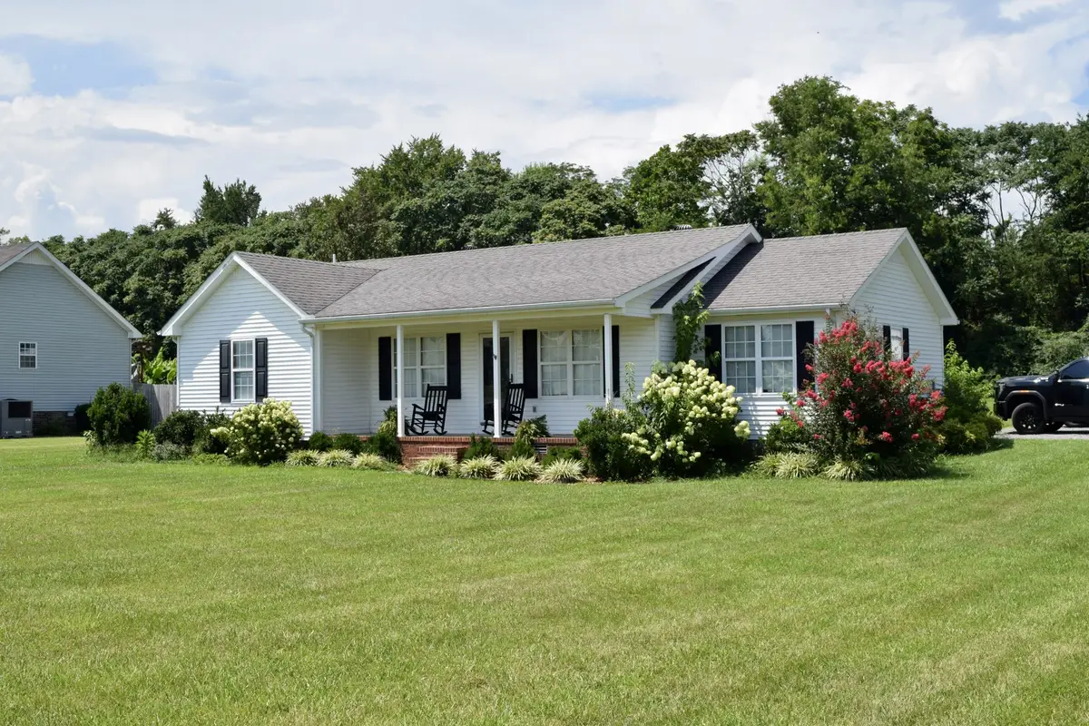 220 Joyce Cir, Lafayette, TN 37083 - #1